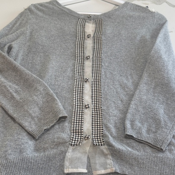 Elegant Gray Sweater with Sheer Details - Picture 3 of 8